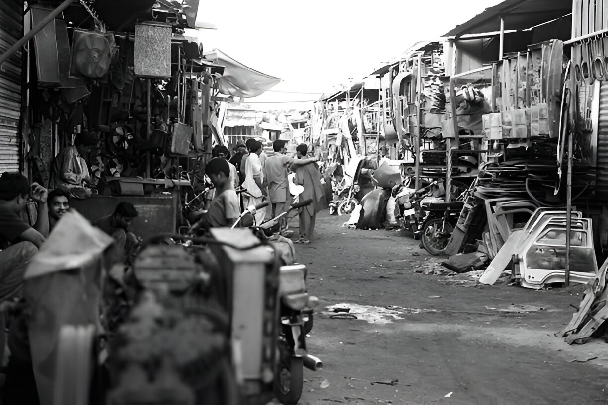 Shershah Kabari Market